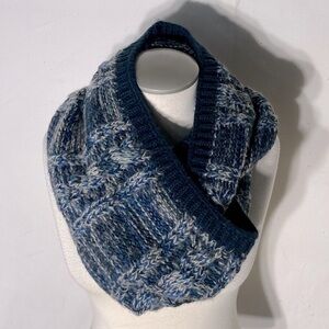 Eddie Bauer Blue Knit Infinity Scarf